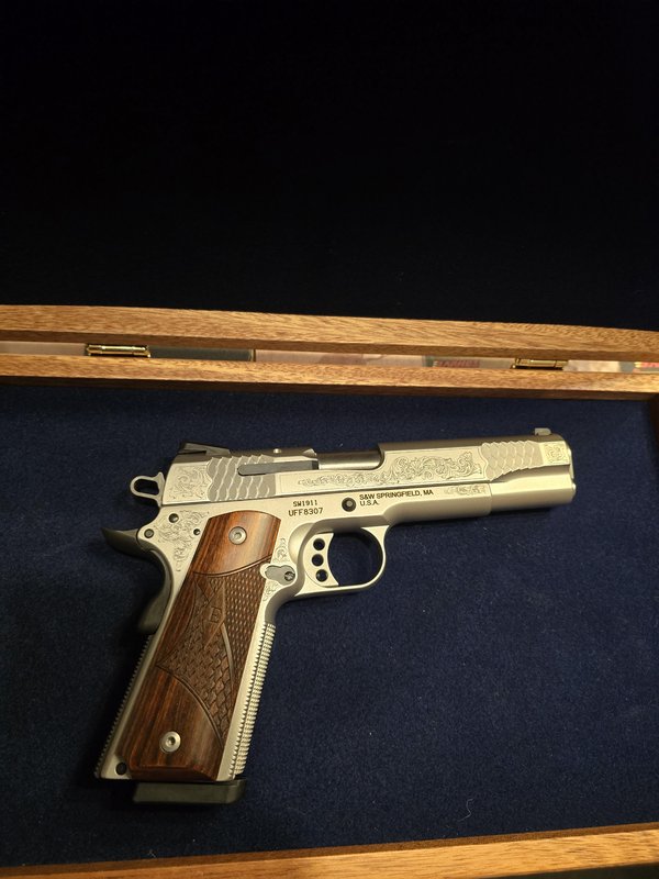 SMITH & WESSON 1911 ENGRAVED